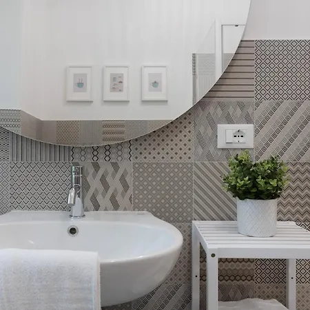 Lägenhet Stylish Gem In Historic For 4 Guests Trieste