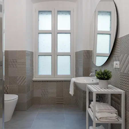 Daire Stylish Gem In Historic For 4 Guests *